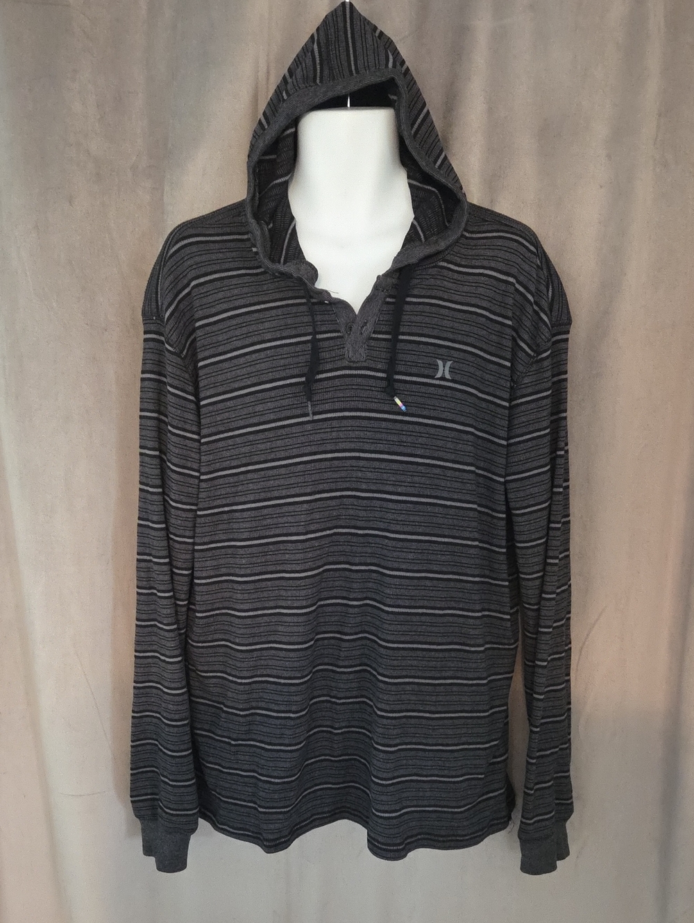 Hurley XL Gray & Black Striped Hooded Long Sleeve Pullover